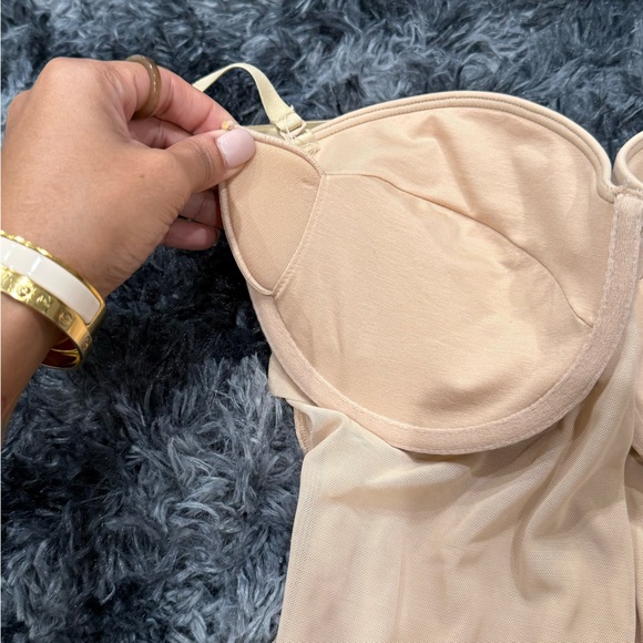 WOLFORD Mat De Luxe Forming Shapewear String Bodysuit in Powder (MEDIUM D) - Picture 4 of 9